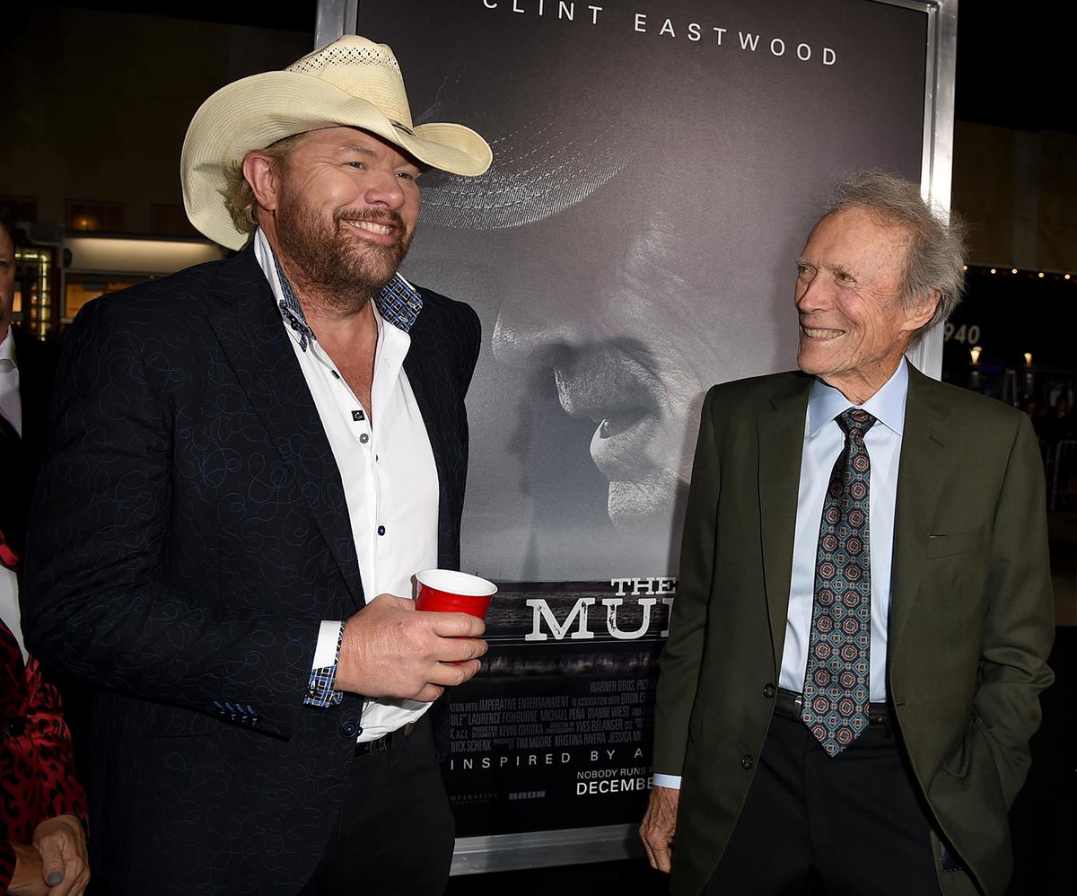 Toby Keith (L) and Clint Eastwood at the premiere of Warner Bros. Pictures's "The Mule" on Dec. 10, 2018. (Kevin Winter/Getty Images)