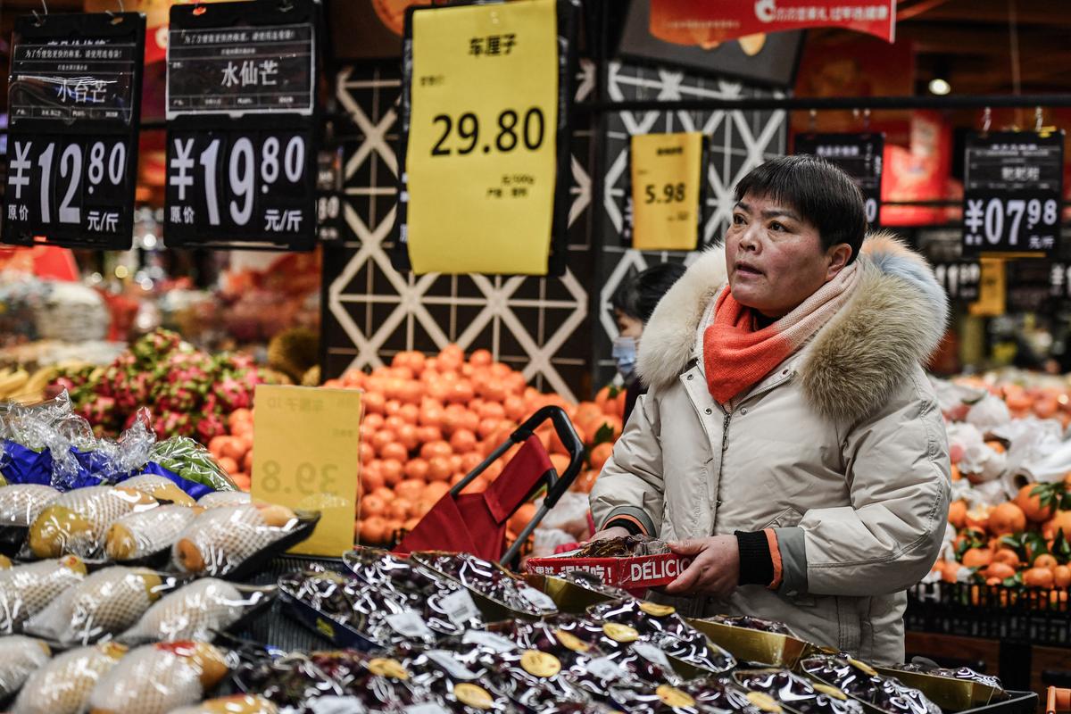 China Likely to Miss Growth Target as Economy Slows in 3rd Quarter