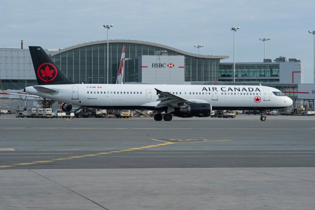 Woman Gives Birth on Toronto-Bound Air Canada Flight
