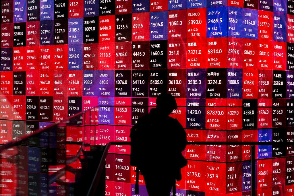 In Contrast to China, Japanese Economy Surges With Historic Stock Market Peak