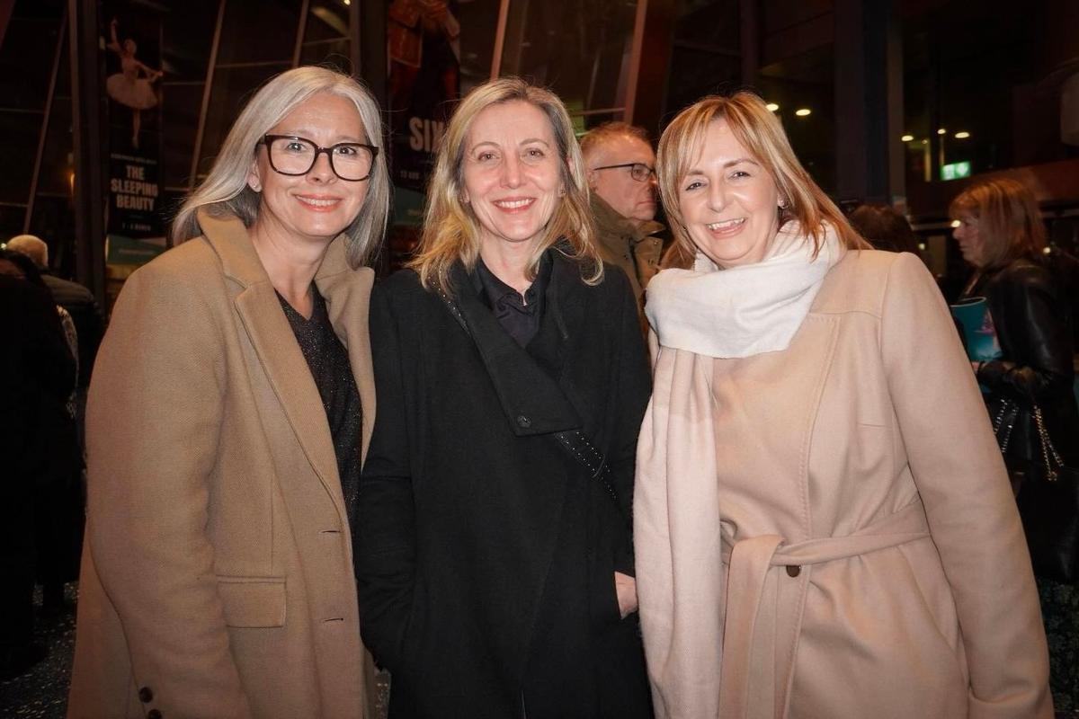 Shen Yun’s Costume ‘Colors Were Amazing’ Says Graphic Designer