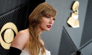 Photographer Accuses Taylor Swift’s Father of Punching Him in Face on Sydney Waterfront
