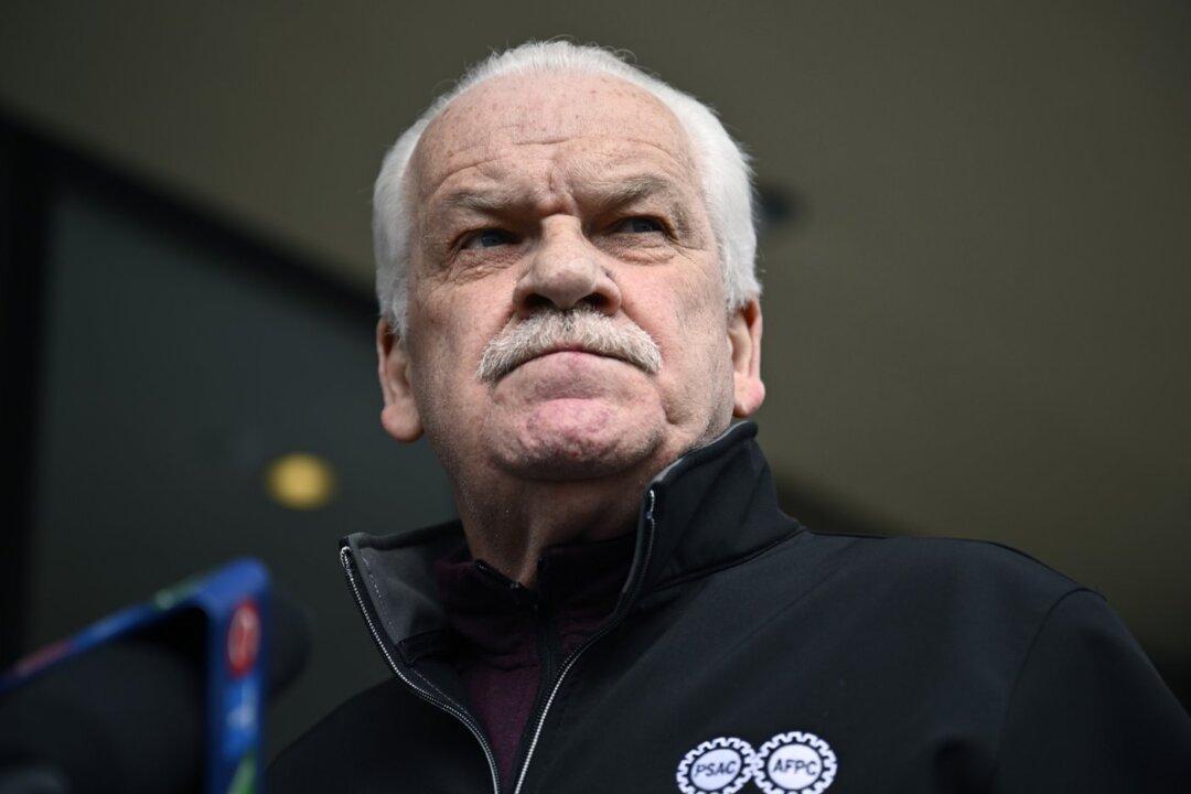 Backlog of Problems With Federal Phoenix Pay System Bigger Than Ever: Union