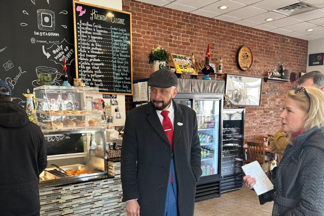 Connecticut City Residents Head to 4th Mayoral Election Amid Allegations of Vote Fraud