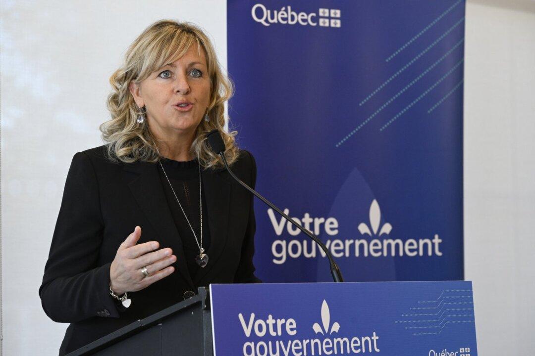 Quebec Adopts Law to Fine People Who Intimidate, Harass Politicians