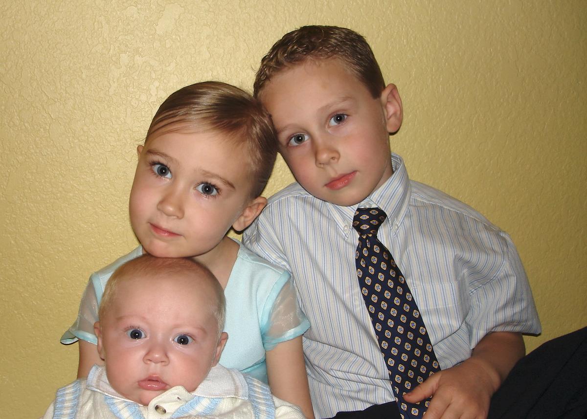 <span style="font-weight: 400;">The Veater siblings as young children. </span>(Courtesy of <a href="https://www.youtube.com/channel/UC6hUJrqT-f4lfKHQ6_gOw2A">Life in 3D</a>)