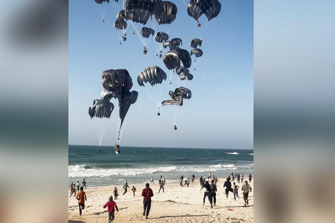 US Military Completes First Round of Food Airdrops Into Southern Gaza