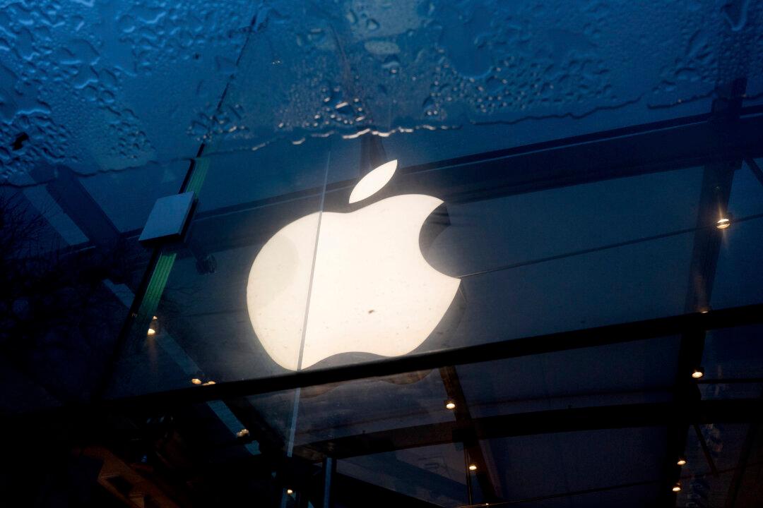 Apple Shakes Off Challenges in Europe and China to Post Record Sales