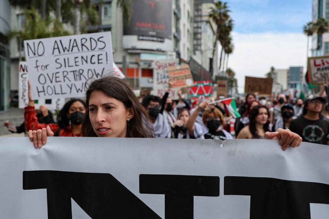 Pro-Palestine Protesters Disrupt Traffic Before Oscars