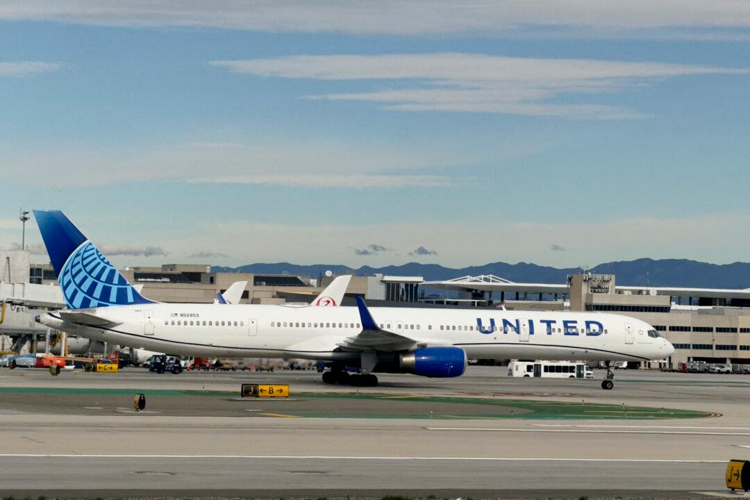 United Airlines Plane Loses Wheel During Takeoff in LA, Lands Safely in Denver
