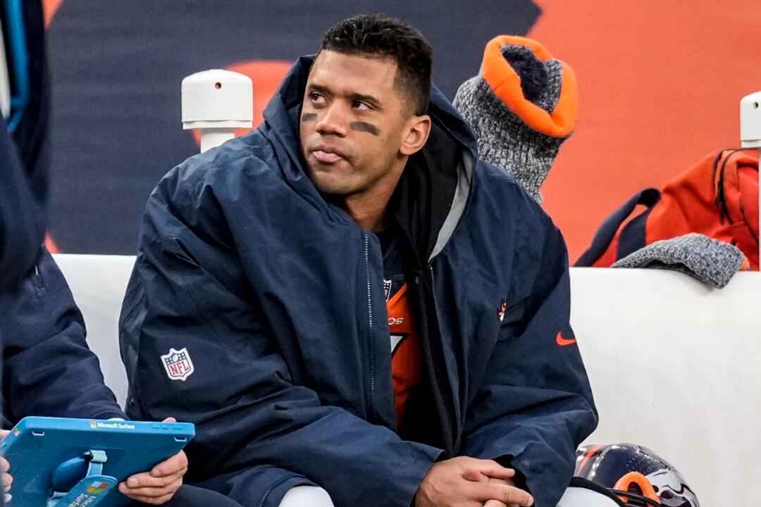 Russell Wilson Has Agreed to Sign a 1-Year Deal With the Steelers, AP Source Says