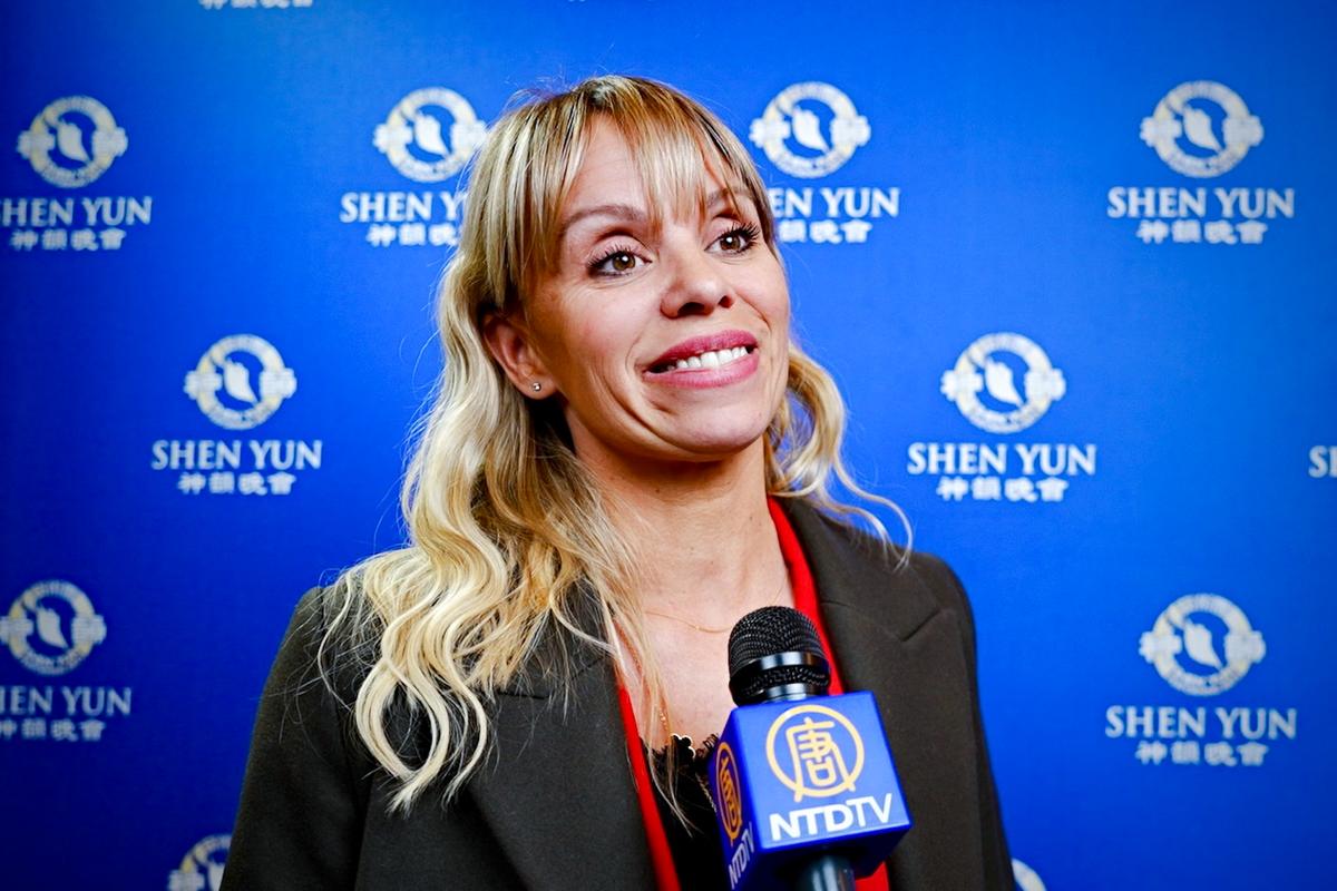 Retired Dancer Marvels at Shen Yun’s Dance Technique