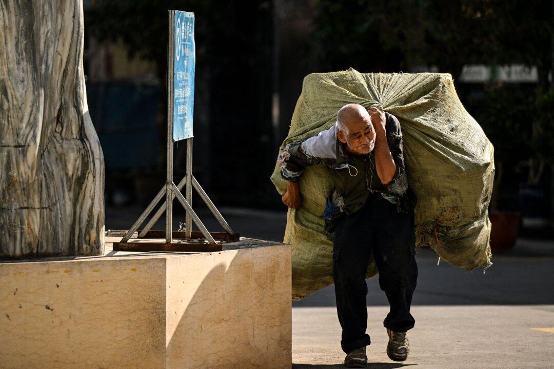 China’s Proposed $3 Pension Increase Draws Attention to Retired Senior Officials Extravagant Spending