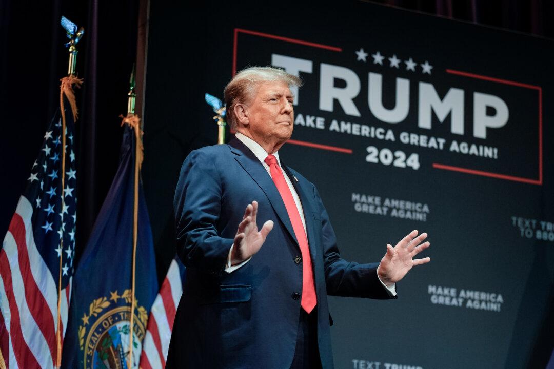 Trump Warns US Will See Economic ‘Bloodbath’ If He’s Not Elected