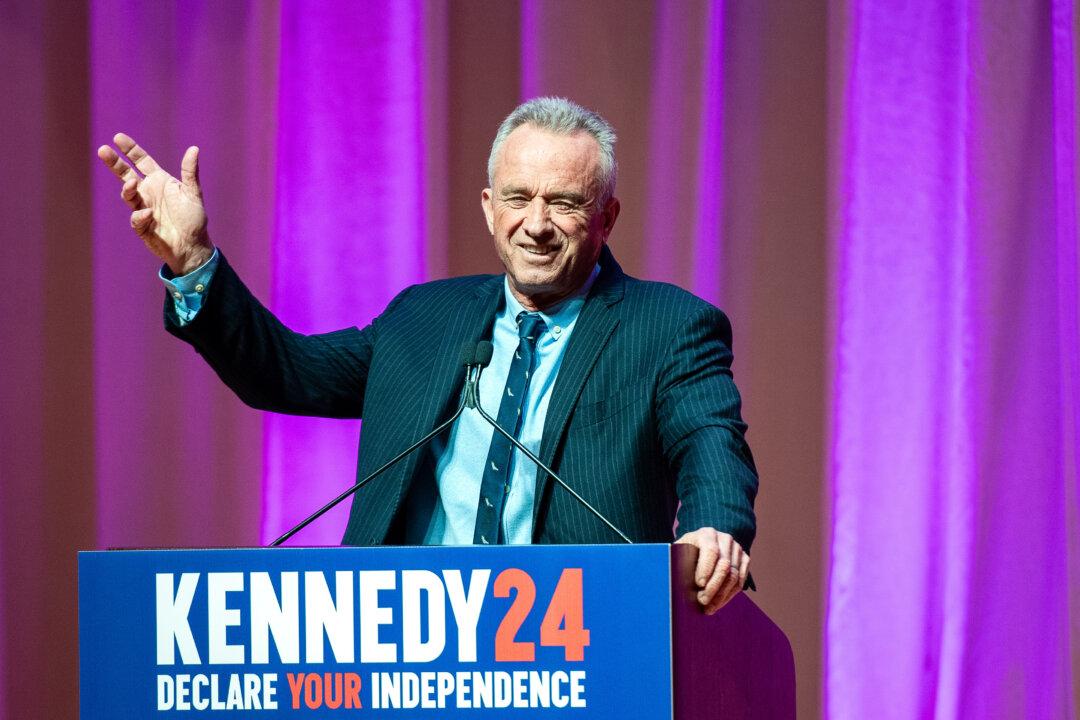 RFK Jr. Says Government Should Stay Out of Social Media