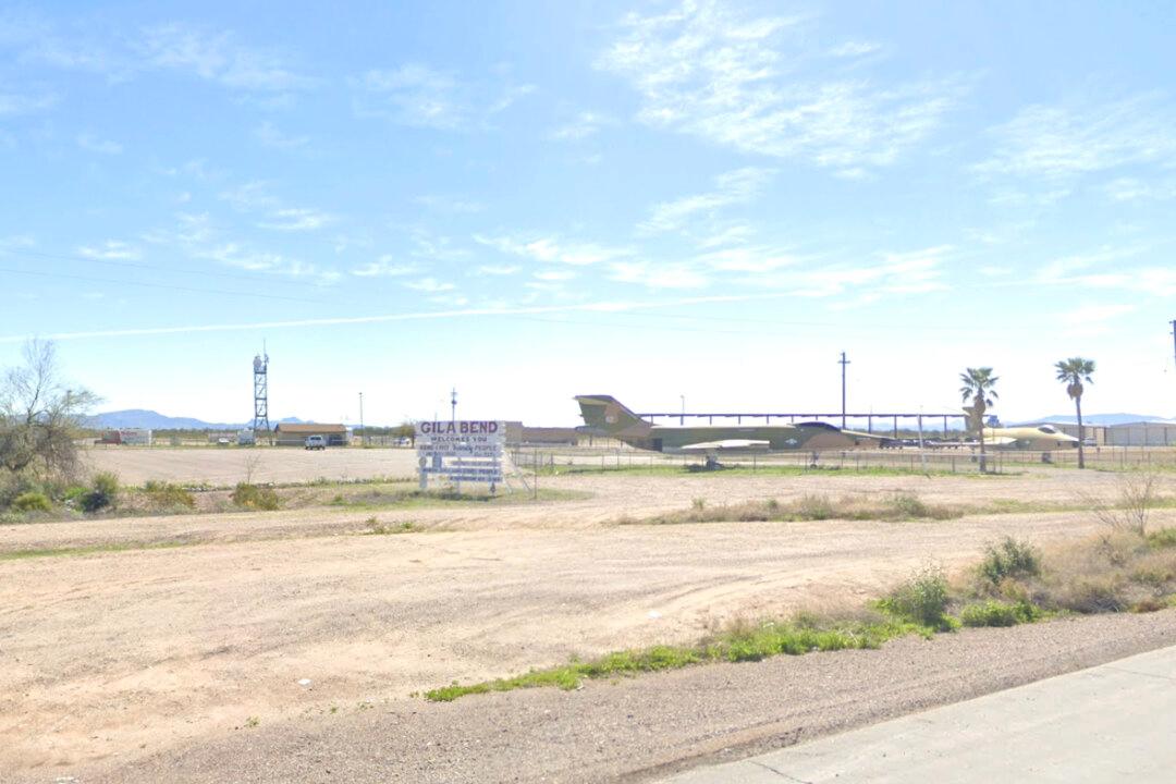 Experimental Aircraft Crashes in Arizona, Killing One and Seriously Injuring Another