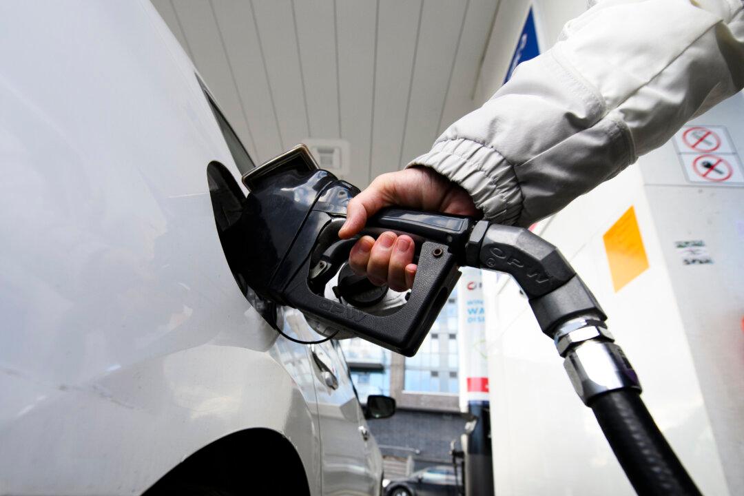 Feds Release Internal Data on Economic Impact of Carbon Pricing Ahead of Tory Motion Requesting Disclosure