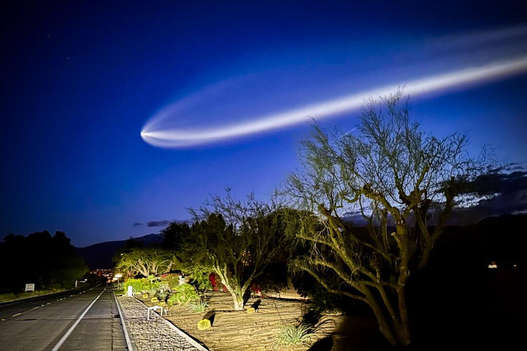 Falcon 9 Rocket Launch Lights Up California Skies