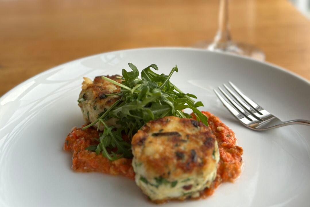 Crab Cakes, a Luxury Worth Making