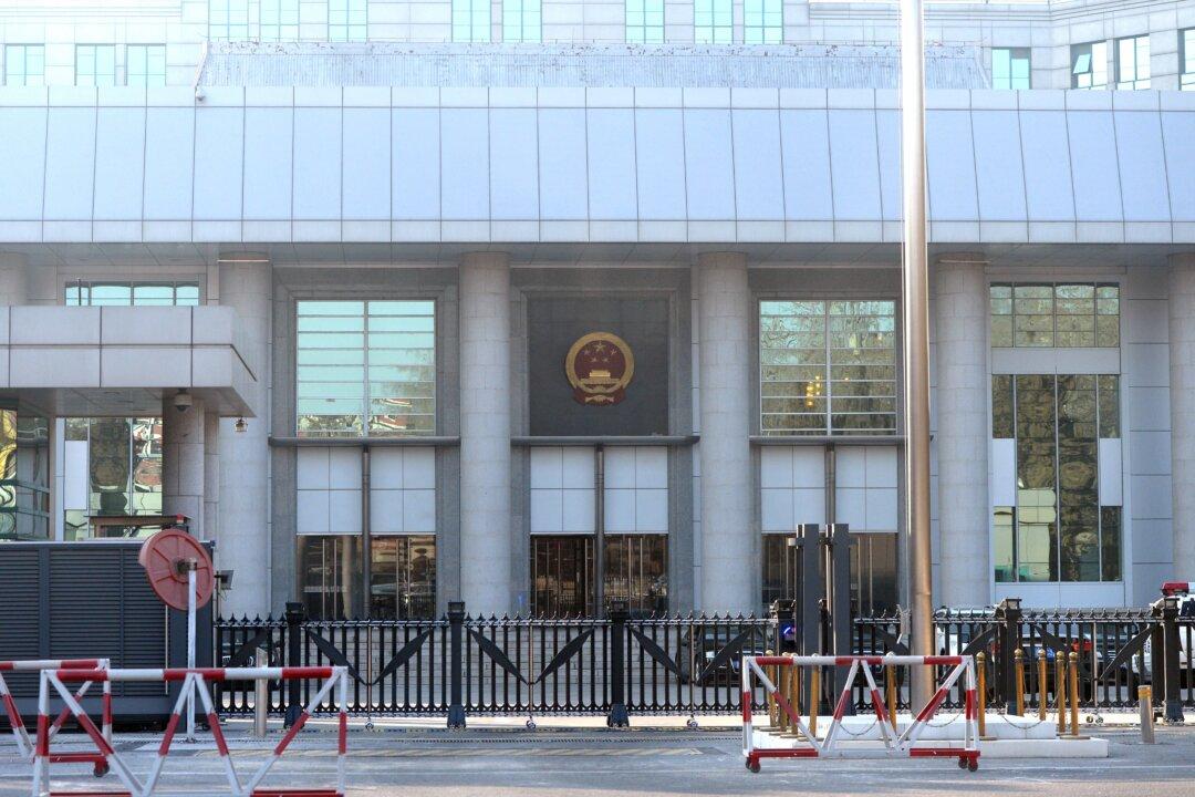 China Blocks Intern From Obtaining License For 7 Years After He Refused to Join Lawyers Association