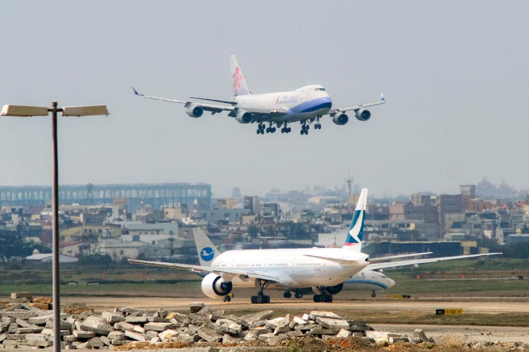 Taiwan Deports 2 Chinese Nationals for Harassing Pro-Hong Kong Protesters