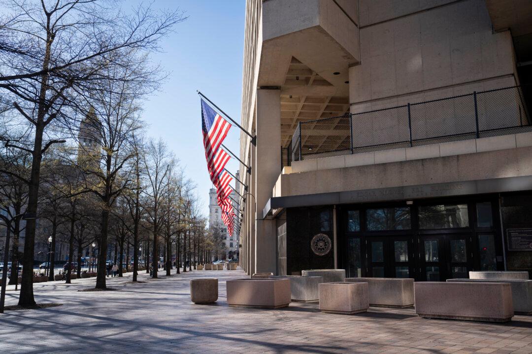 FBI Conducting ‘Knock and Talk’ Home Visits Over Social Media Posts, Say Users