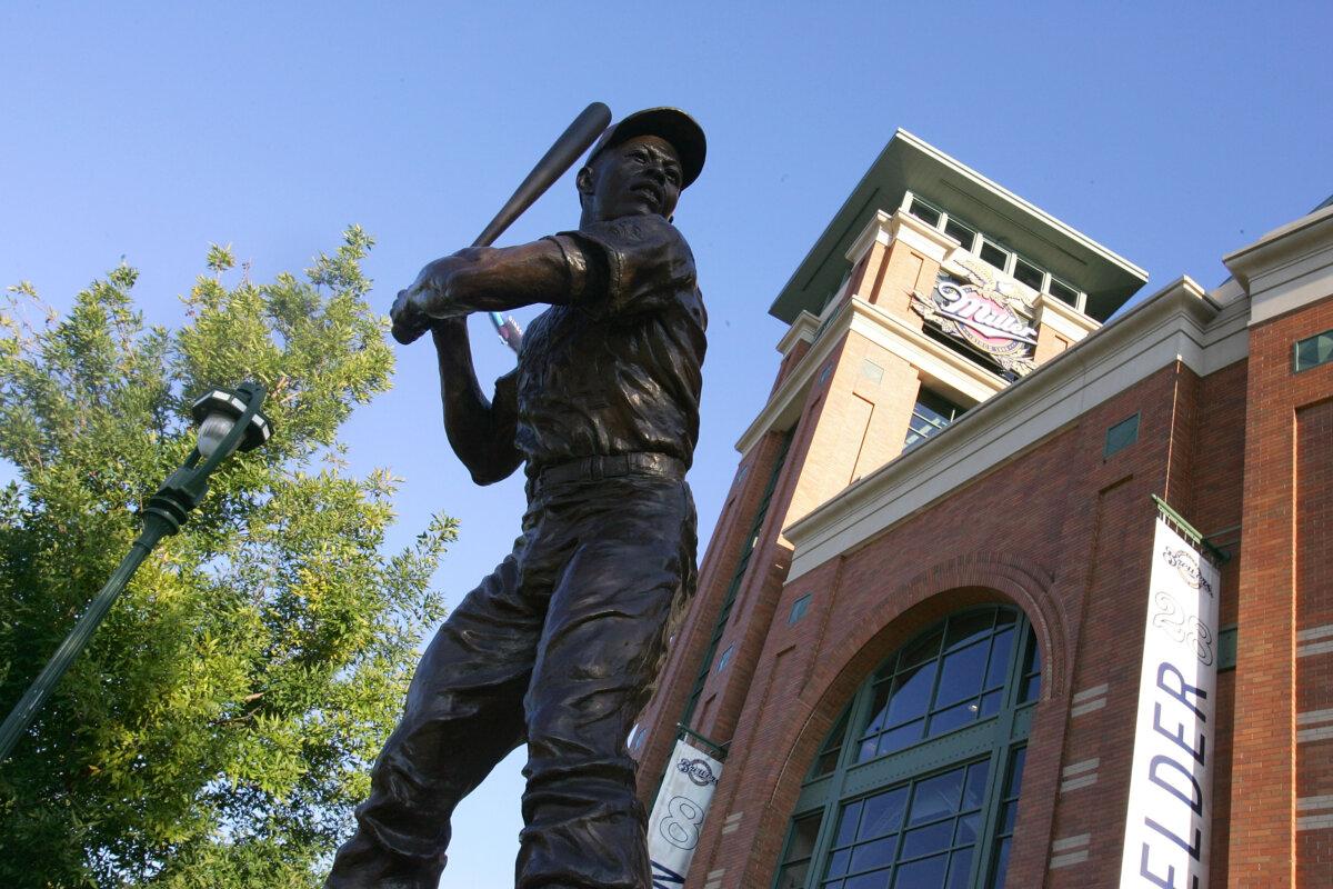 A statue of Hall of Famer Hank Arron is seen outside of Miller Park prior to the Milwaukee Brewers playing against the Philadelphia Phillies in Game three of the NLDS during the 2008 MLB playoffs at Miller Park in Milwaukee, Wisconsin on October 4, 2008. (Jim McIsaac/Getty Images)