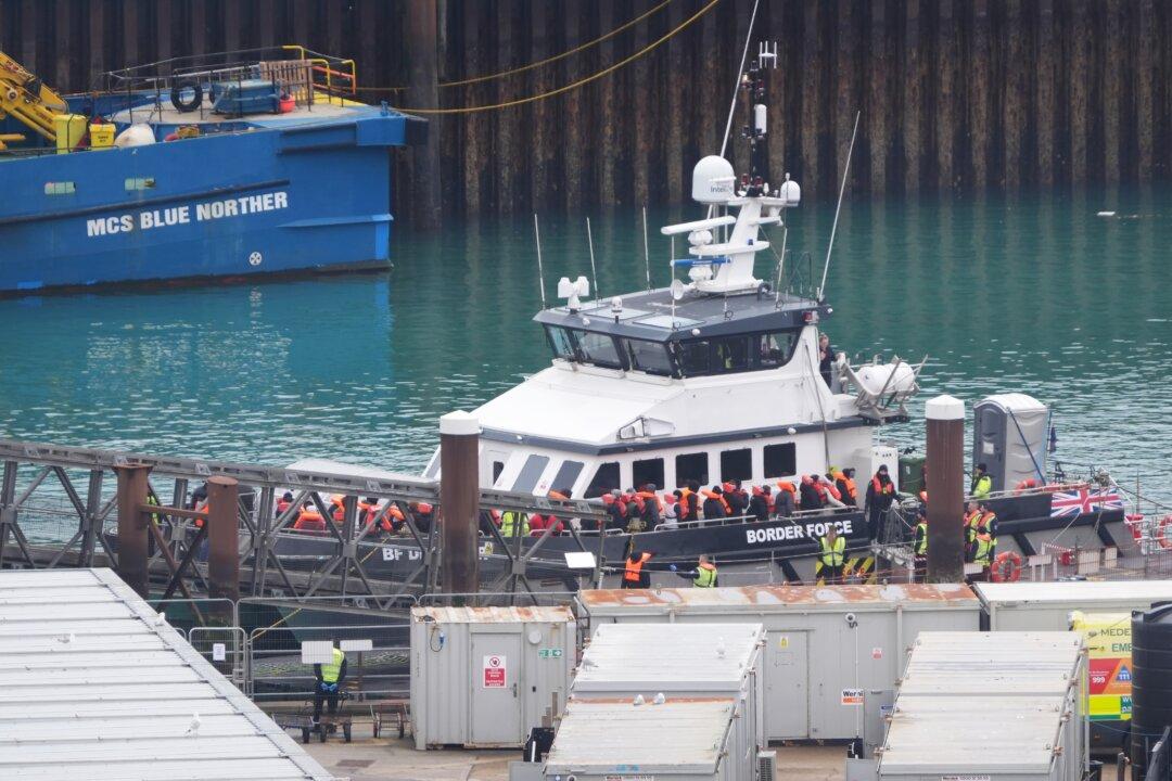 Nearly 120,000 Migrants Crossed English Channel Since 2018