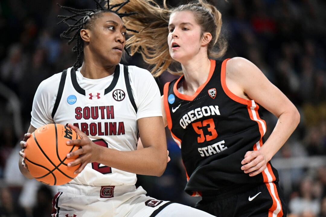 Undefeated South Carolina Women Top Oregon State, Roll Into Final Four Once Again