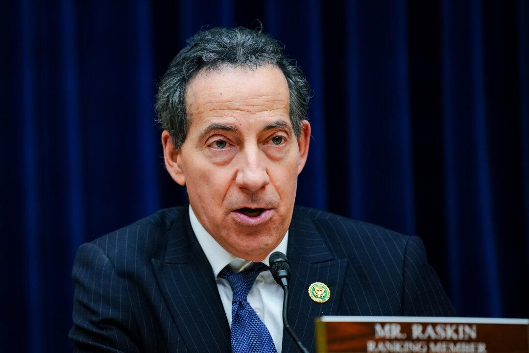 Pro-Palestinian Activists Shout Down Democrat Congressman’s Democracy Lecture