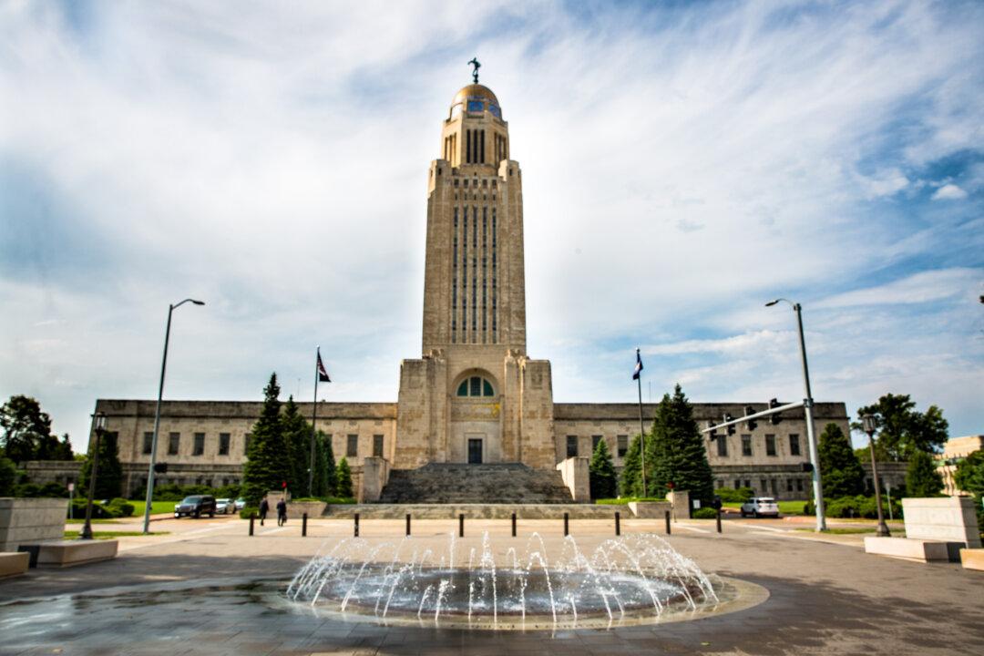 Nebraska Governor Calls Special Session on Taxes
