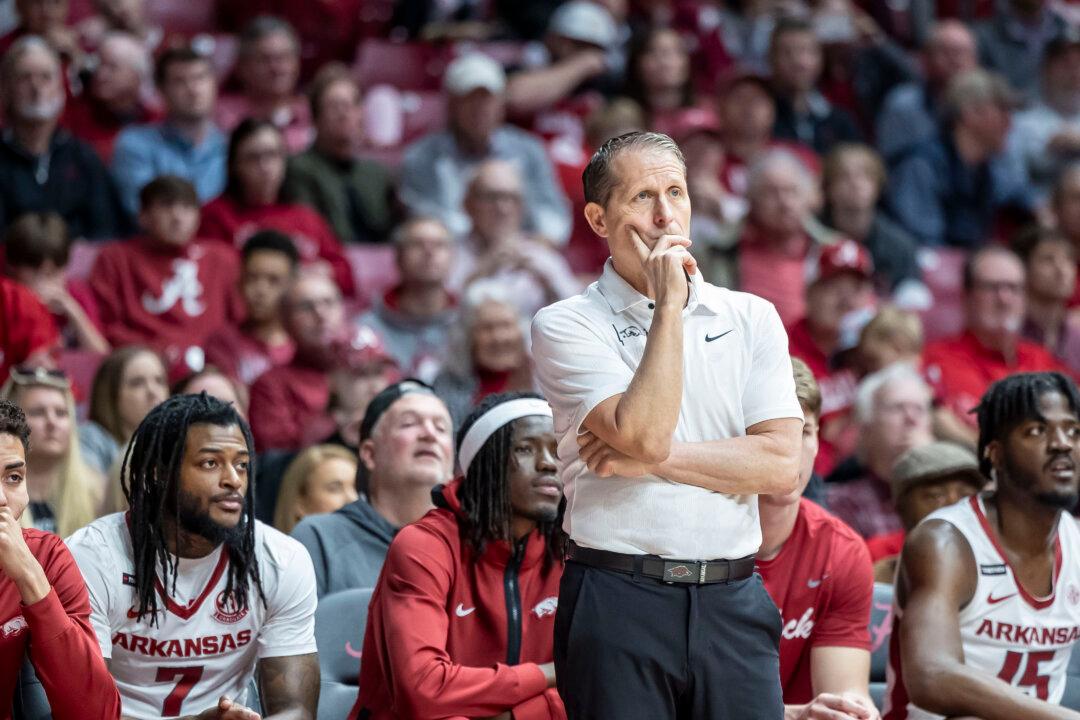USC Reaches Into Arkansas, Comes Away With New Basketball Coach