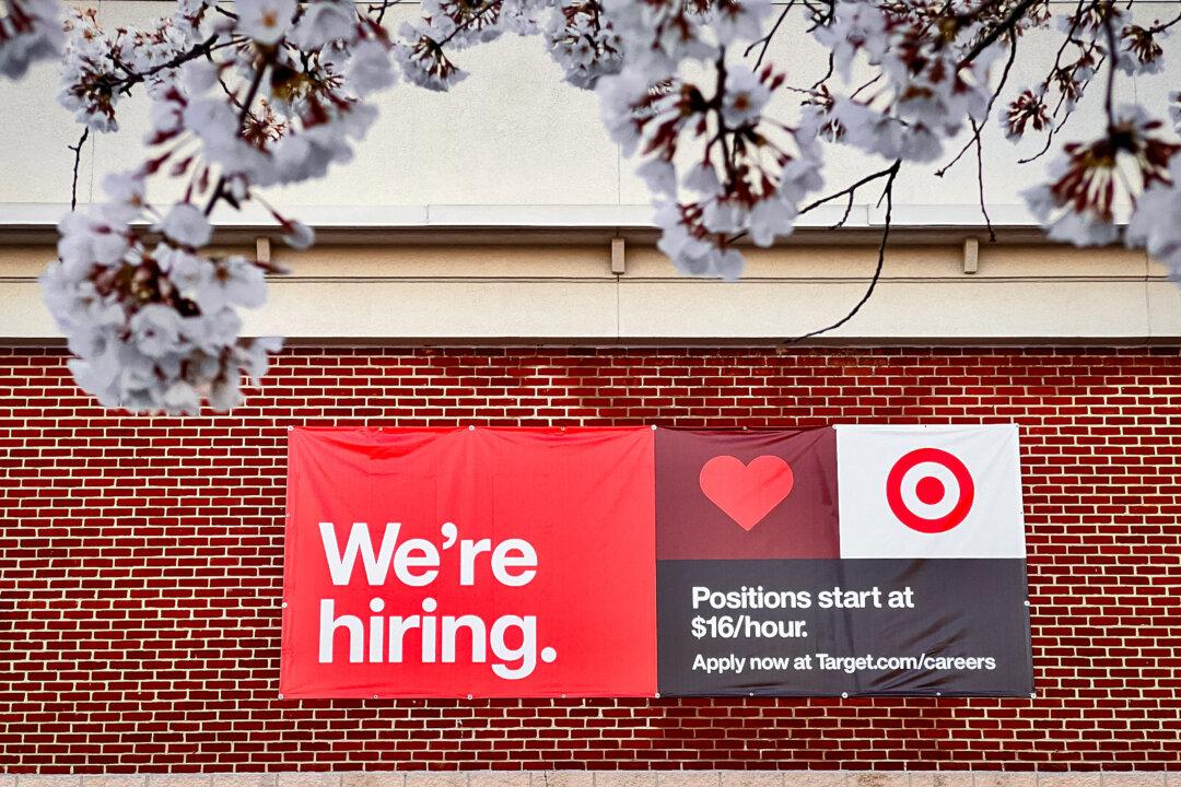 US Adds 303,000 New Jobs in February as Unemployment Rate Remains Below 4 Percent