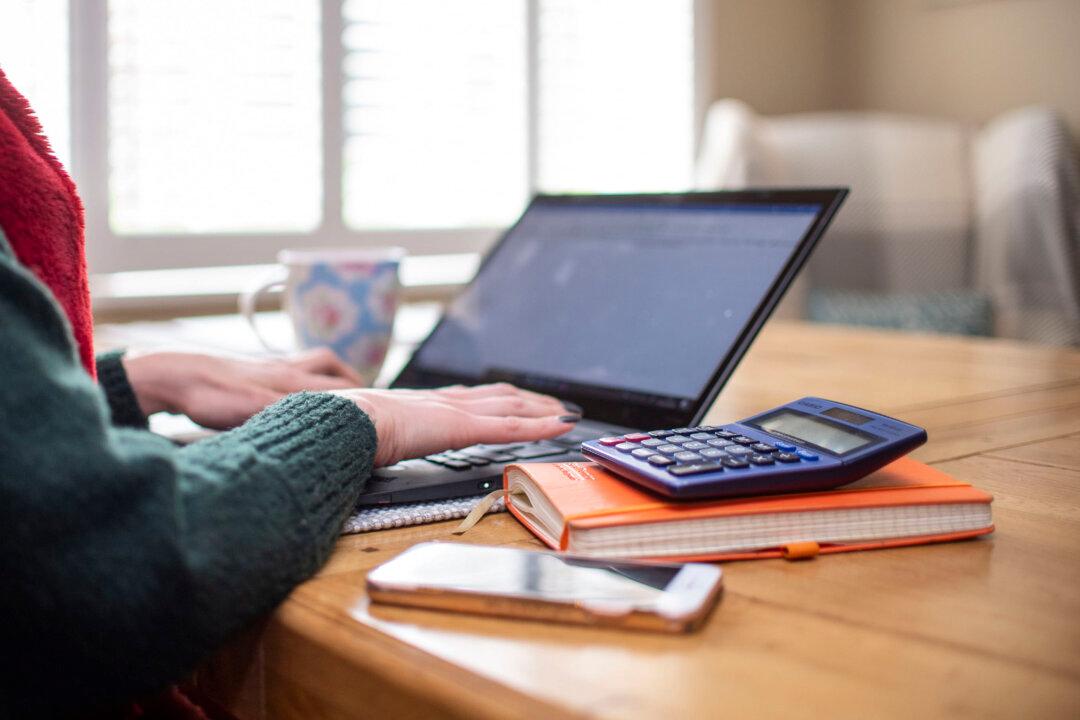 Remote Workers Have More Time for Housework, Child Care, Leisure Activities: StatCan Report