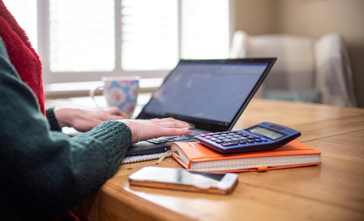 Number of Canadians Working From Home Still Double Pre-Pandemic Levels