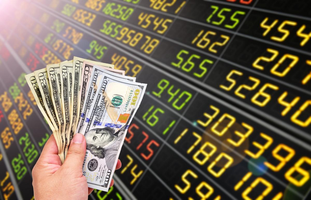 Purchasing Power and the International Demand for Dollars