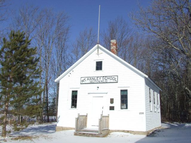 Joshua Slocum's childhood school is now the Mount Hanley Schoolhouse Museum. (Public Domain)