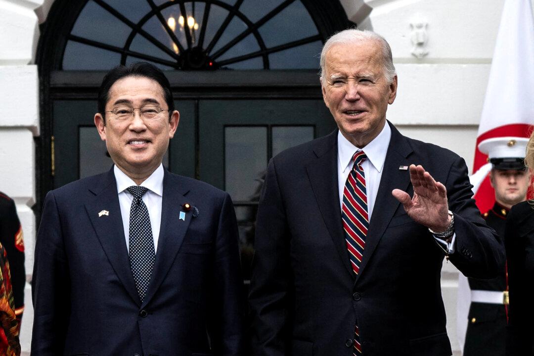 Biden Hosts Japan’s Kishida for Crucial Talks as China Tensions Rise