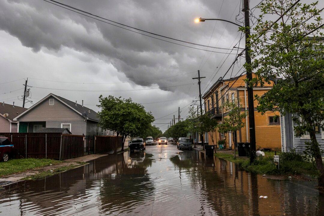 Storms Bring Floods and Damaging Wind Across the South; 1 Dead in Mississippi