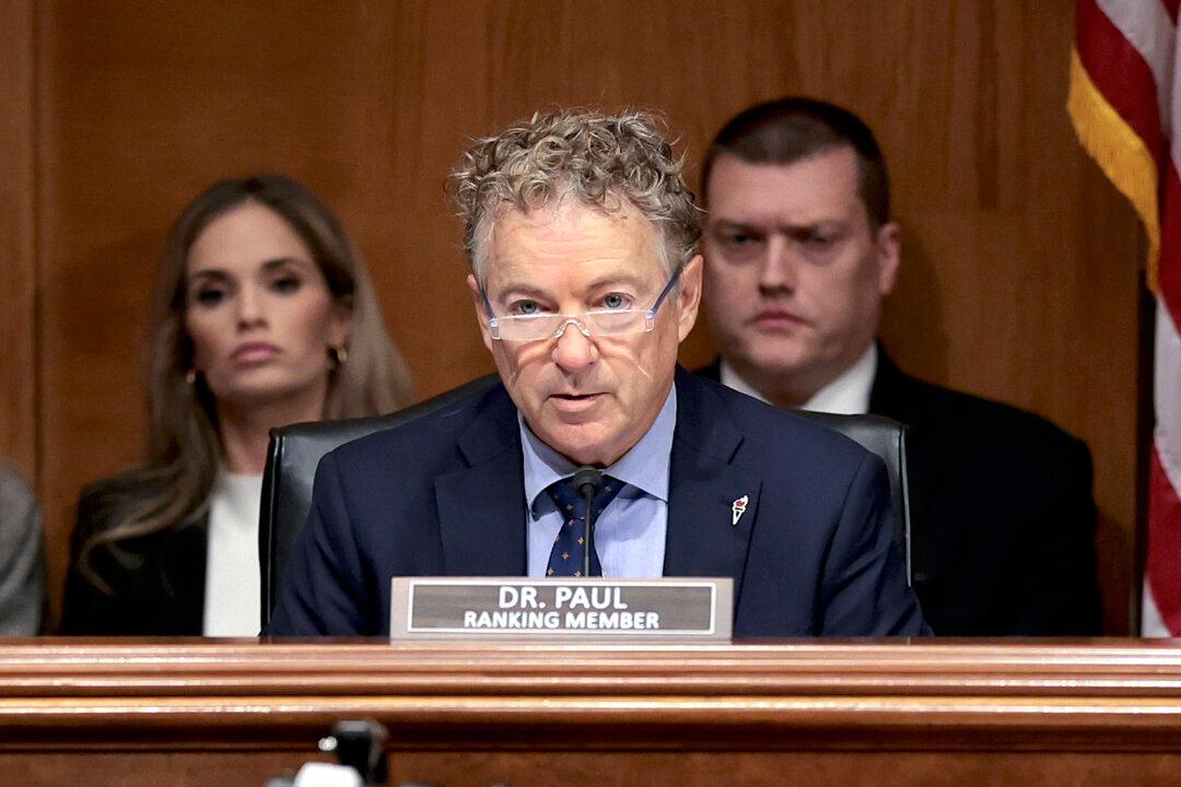 Speaker ‘Lost All His Principles’ on FISA Warrant Requirement: Sen. Rand Paul