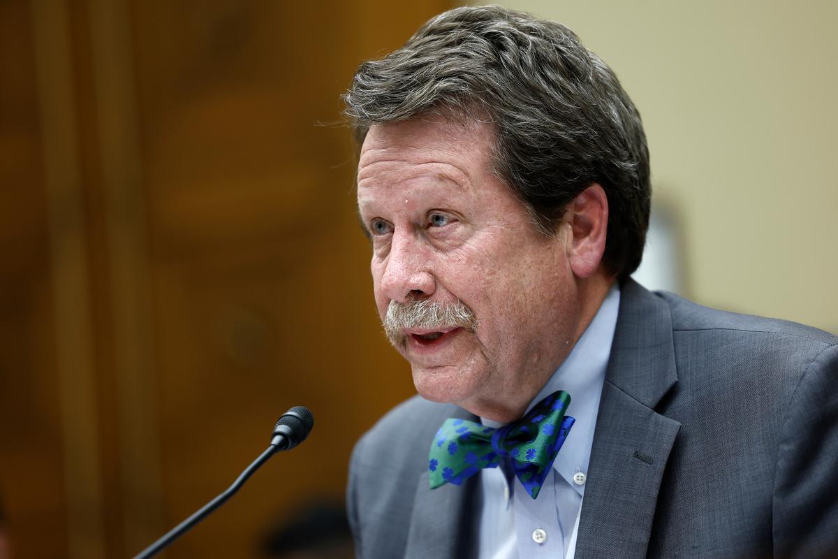 FDA Commissioner Sounds Alarm on Illegal Chinese Nicotine Vapes