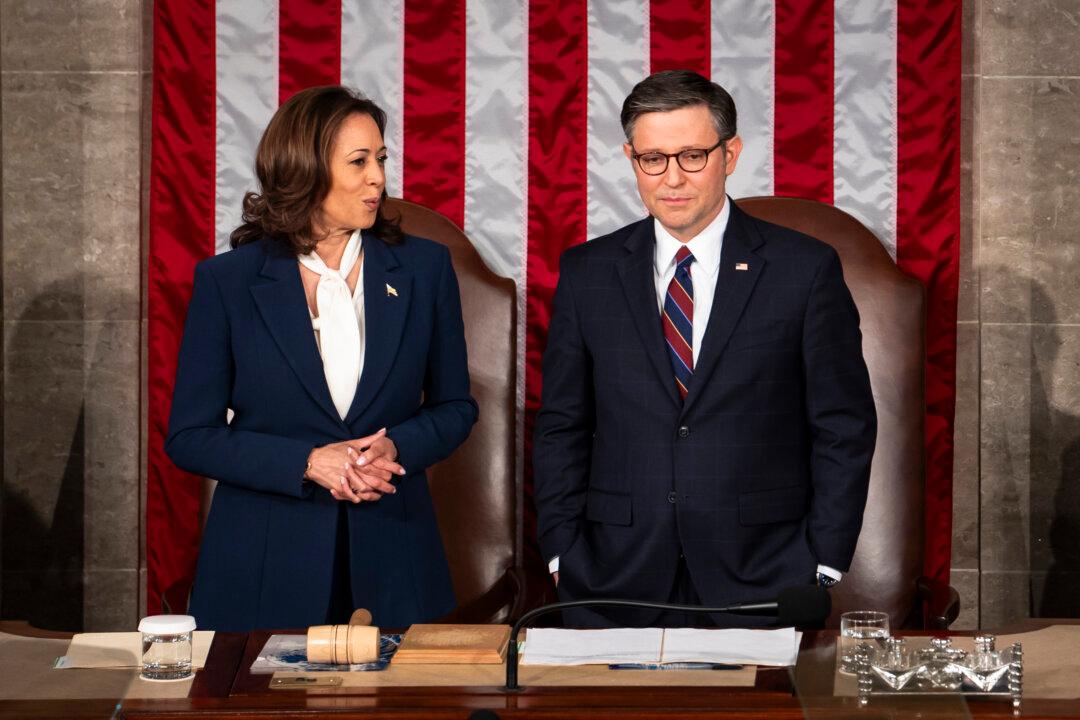 Mike Johnson Warns a Democrat Could Become Speaker If He’s Ousted