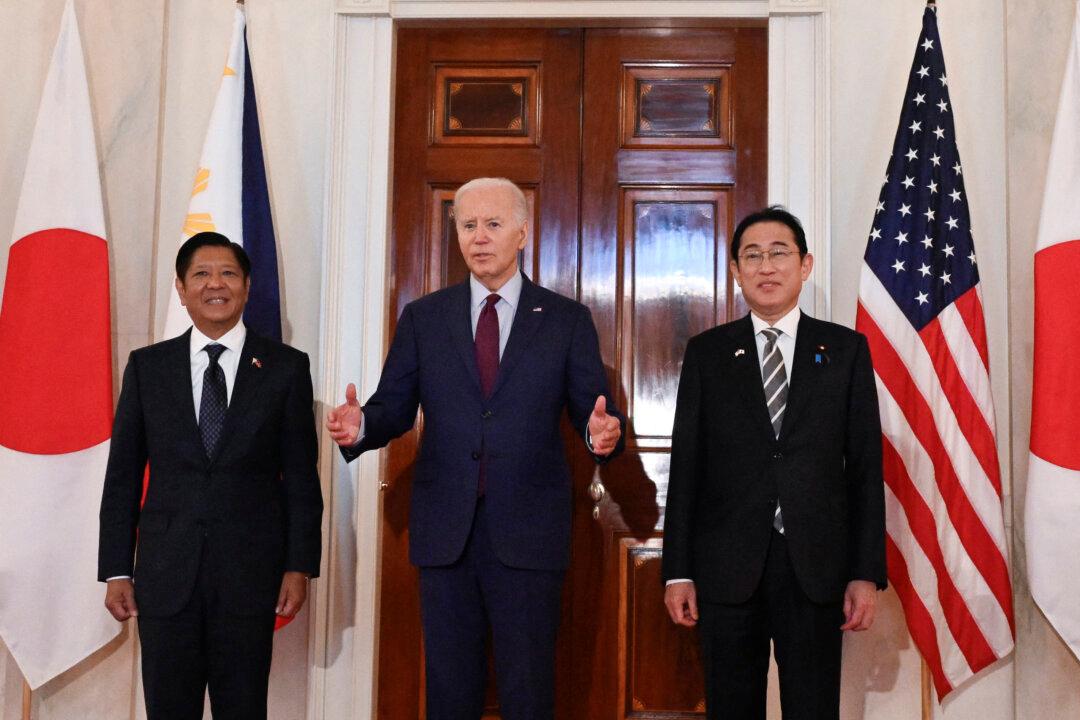 Biden Hosts First Summit With Leaders of Japan, Philippines as China Threat Looms
