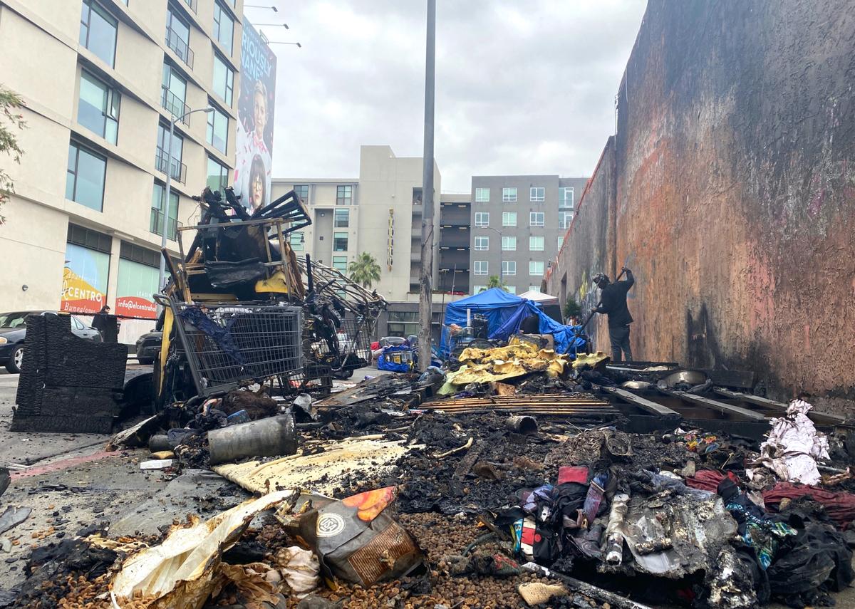 Los Angeles Residents Are Working Around the City’s Dysfunctional Homeless Policies