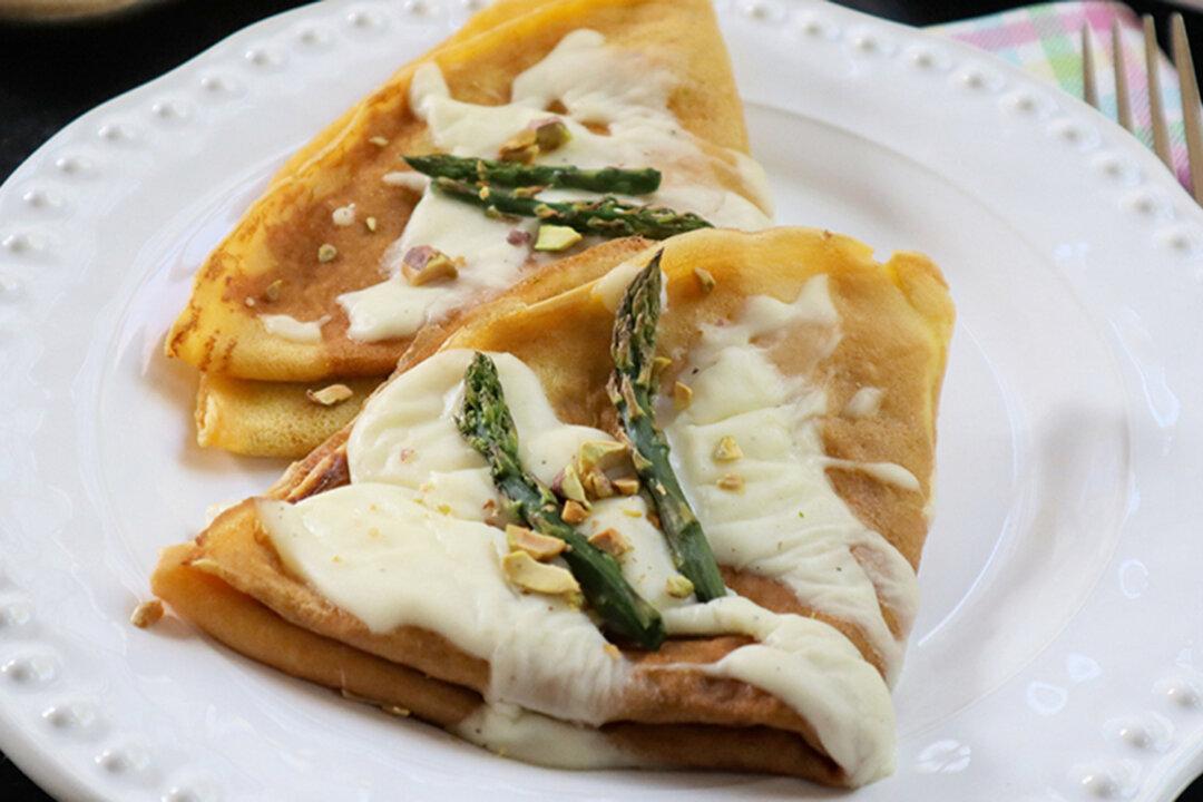 Crepes With Asparagus, Ricotta, and Lemon Give the Taste of Spring