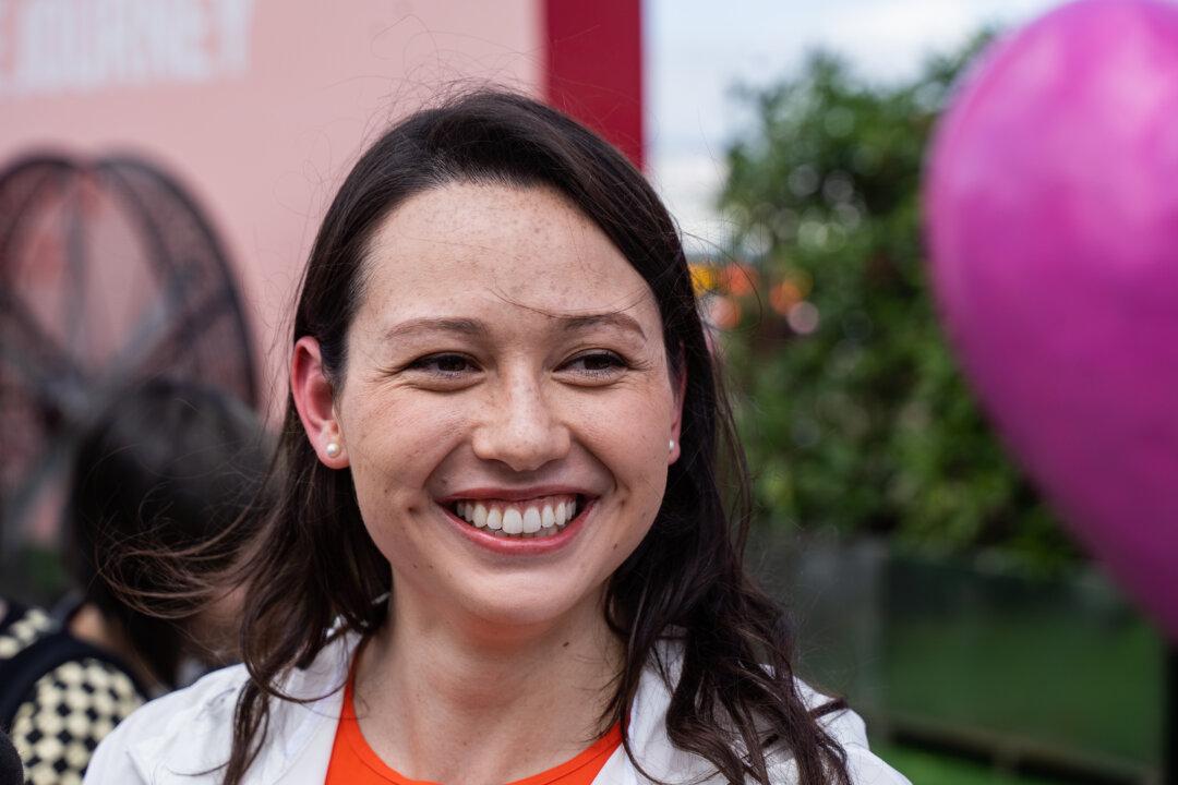 Hong Kong Swimmer Wins 100m and 200m Freestyle Finals in the San Antonio Pool Event