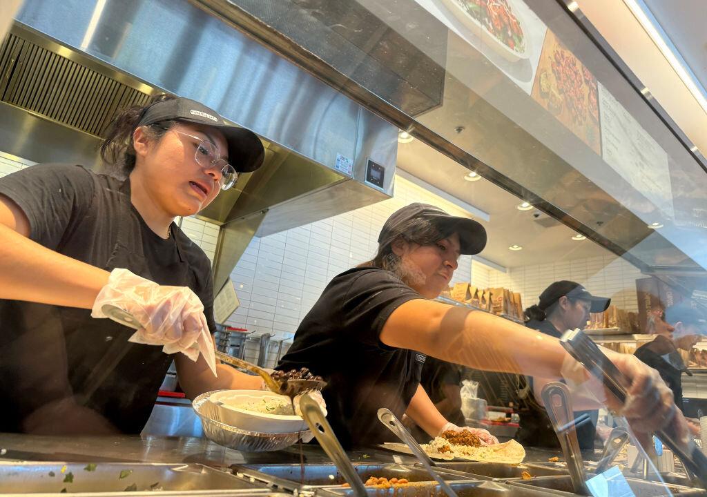 Calif. Fast-Food Workers Want Another Raise as Owners Say They Can’t Afford the Last One