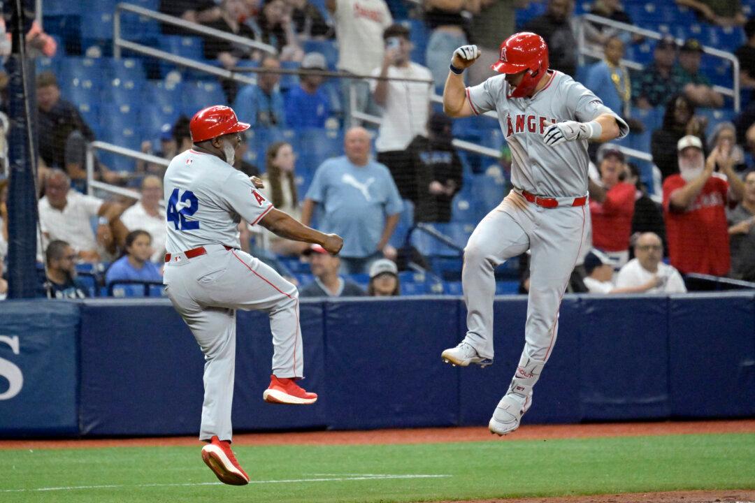 Trout’s Late Home Run Ignites Angels’ Offense in Victory Over Tampa Bay