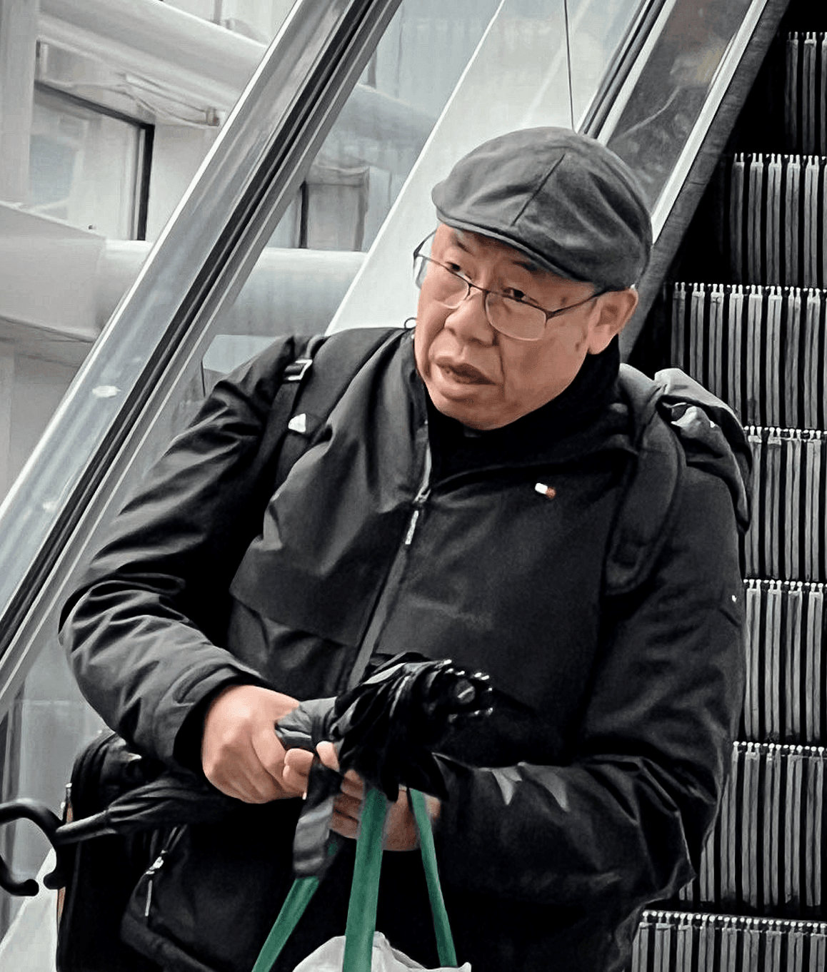 U.S. customs officer David Ho at Chicago O'Hare International Airport. (The Epoch Times)