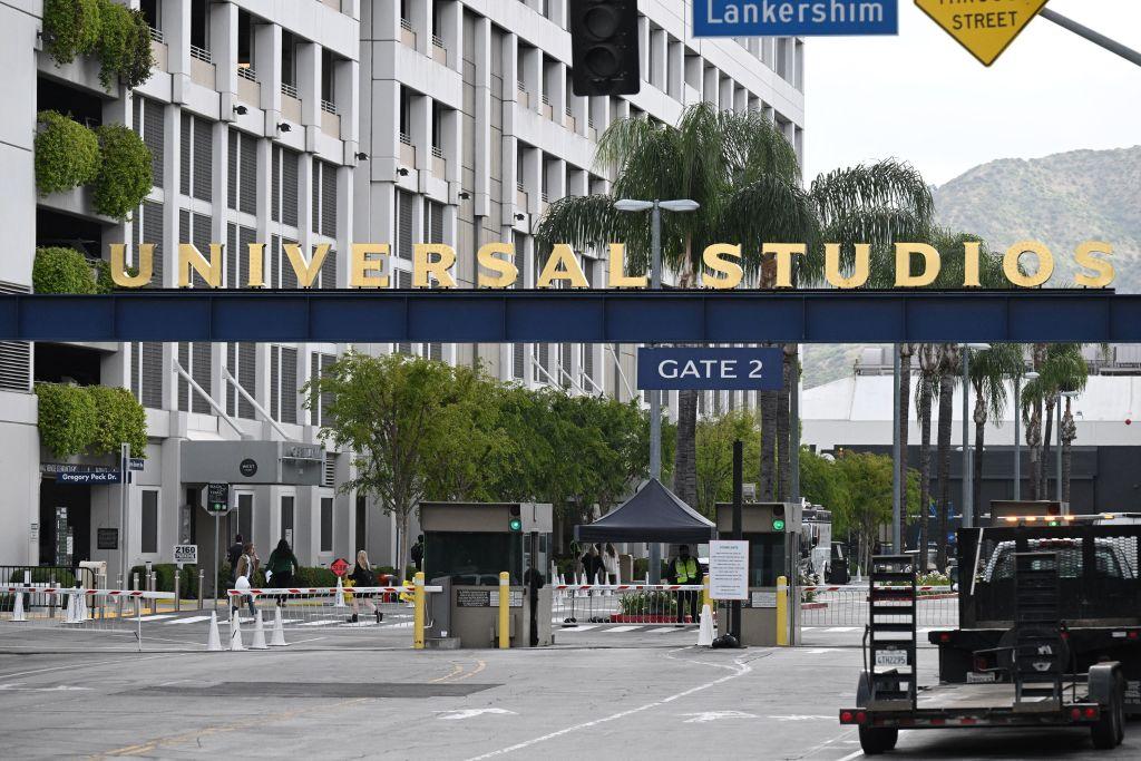 Universal Studios Tram Crash Injures 15 People
